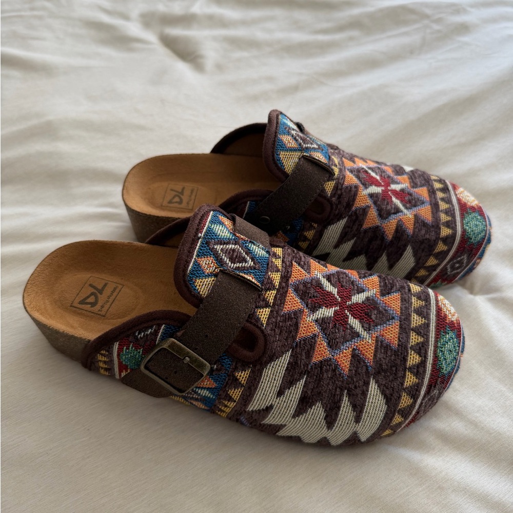 DIRTY LAUNDRY MYSTIFY CLOG
